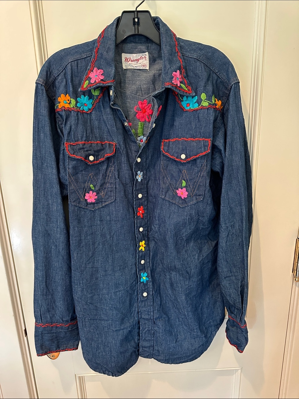 Vintage Men’s Wrangler Denim Western Shirt w/Floral Embroidery Sz 16-35